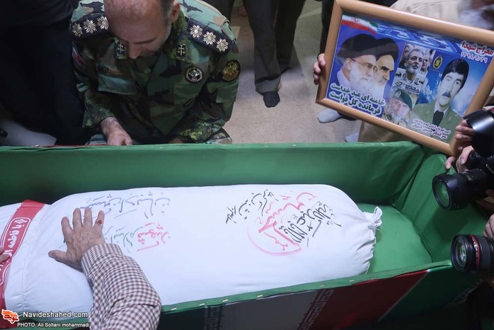 مراسیم الوداع مع الشهید حسین ادیبان بمقبرة شهداء طهران