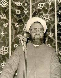 تشهد مدارس الجمهورية الإسلامية في إيران كل عام مراسم تكريم يوم المعلم وذلك تقديراً لمكانة المعلم ودوره الكبير في تربية الأجيال؛ حیث سمي هذا الیوم في الروزنامة الرسمية الإيرانية بیوم المعلم لمصادفته ذکری استشهاد المعلم الشهید آية الله الشیخ مرتضی مطهري. تشهد مدارس الجمهورية الإسلامية في إيران كل عام مراسم تكريم يوم المعلم وذلك تقديراً لمكانة المعلم ودوره الكبير في تربية الأجيال؛ حیث سمي هذا الیوم في الروزنامة الرسمية الإيرانية بیوم المعلم لمصادفته ذکری استشهاد المعلم الشهید آية الله الشیخ مرتضی مطهري.