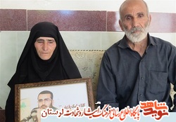 اطاعت از فرمان رهبر واجب است، فرزند من نیز فدای رهبری