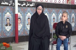 من و فرزندم راه شهید را ادامه می‌دهیم و به او افتخار می‌کنیم