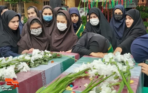 دانش آموزان اسلامشهری پیکر 2 شهید گمنام دفاع مقدس را تشییع کردند