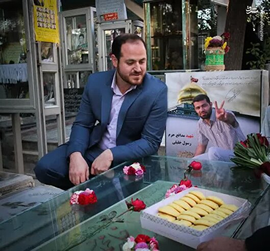 مزار شهید نوید صفری؛ میعادگاه عاشوراییان و تجدید عهد با فرهنگ شهادت