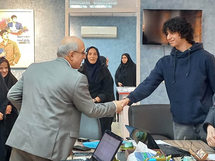 بازدید مدیرکل و معاون فرهنگی بنیاد شهید گیلان از روند مشاوره و هدایت تحصیلی جامعه ایثارگری