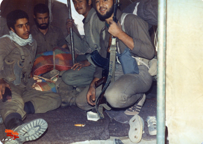 از چپ:محمد اردلان - شهید حبیب الله صفرری - محمد فرهادی -شیخی