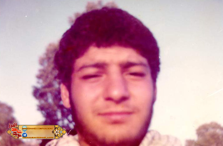 منوچهر آرام